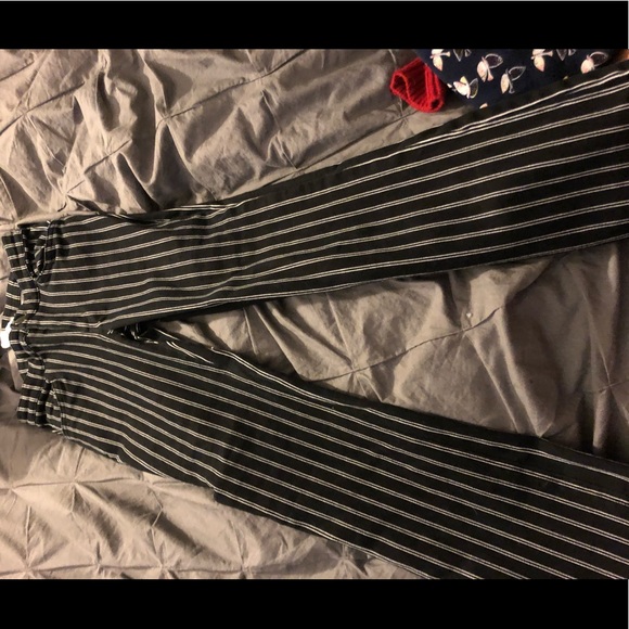 Urban Outfitters Pants - stripped jeggings URBAN OUTFITTERS Urban Outfitters Pants - stripped jeggings URBAN OUTFITTERS